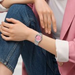 Swatch Petal Charm 33 mm Quartz YLS234G